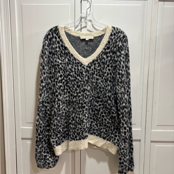 LOFT Sweaters - LOFT Black and Cream Leopard V-Neck Sweater Size Large